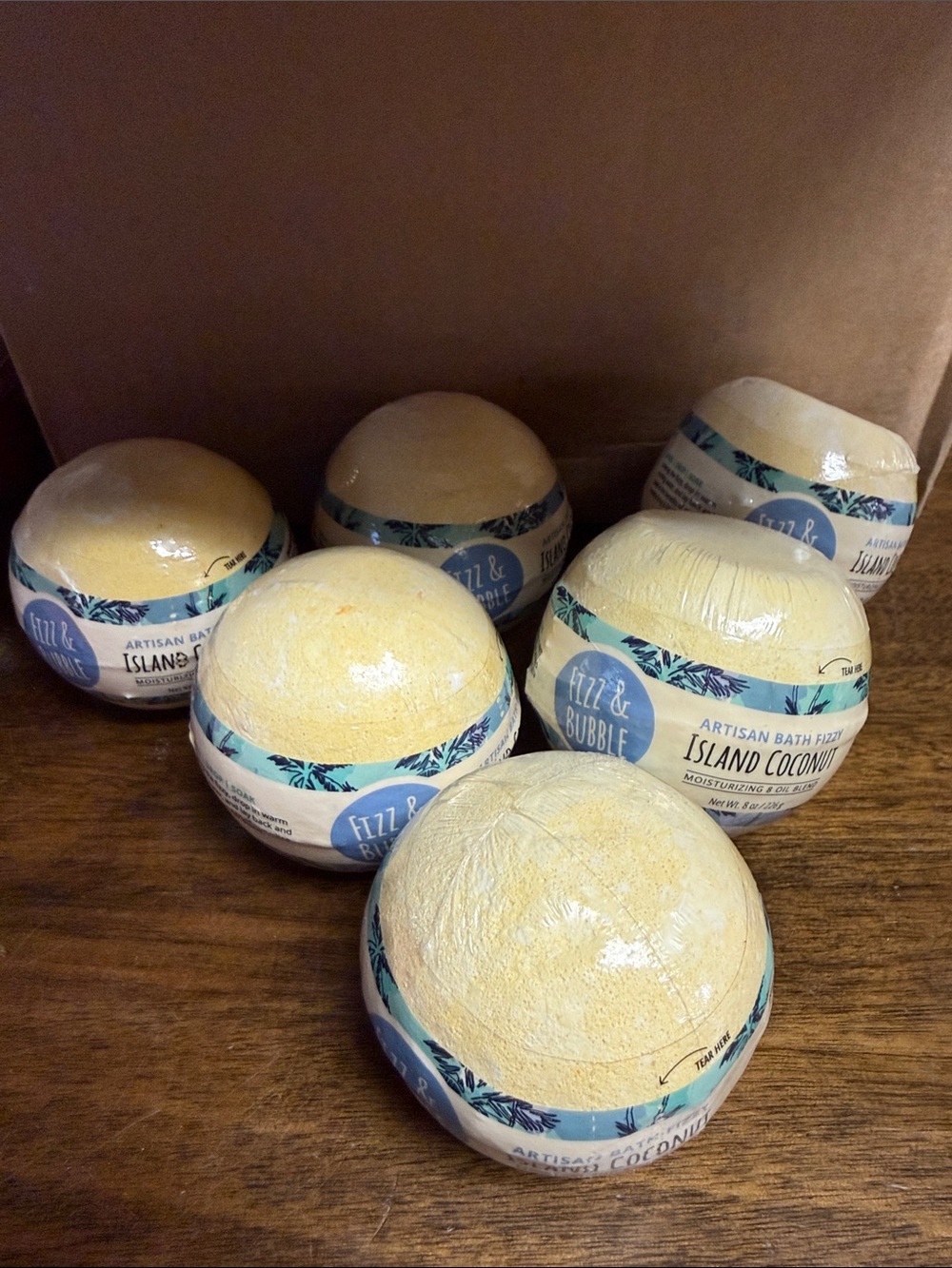 6 Fizz and bubble artesian bath fizzy island coconut scented bath bomb